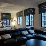 The View - Spacious 2 Bdr Appt In With View