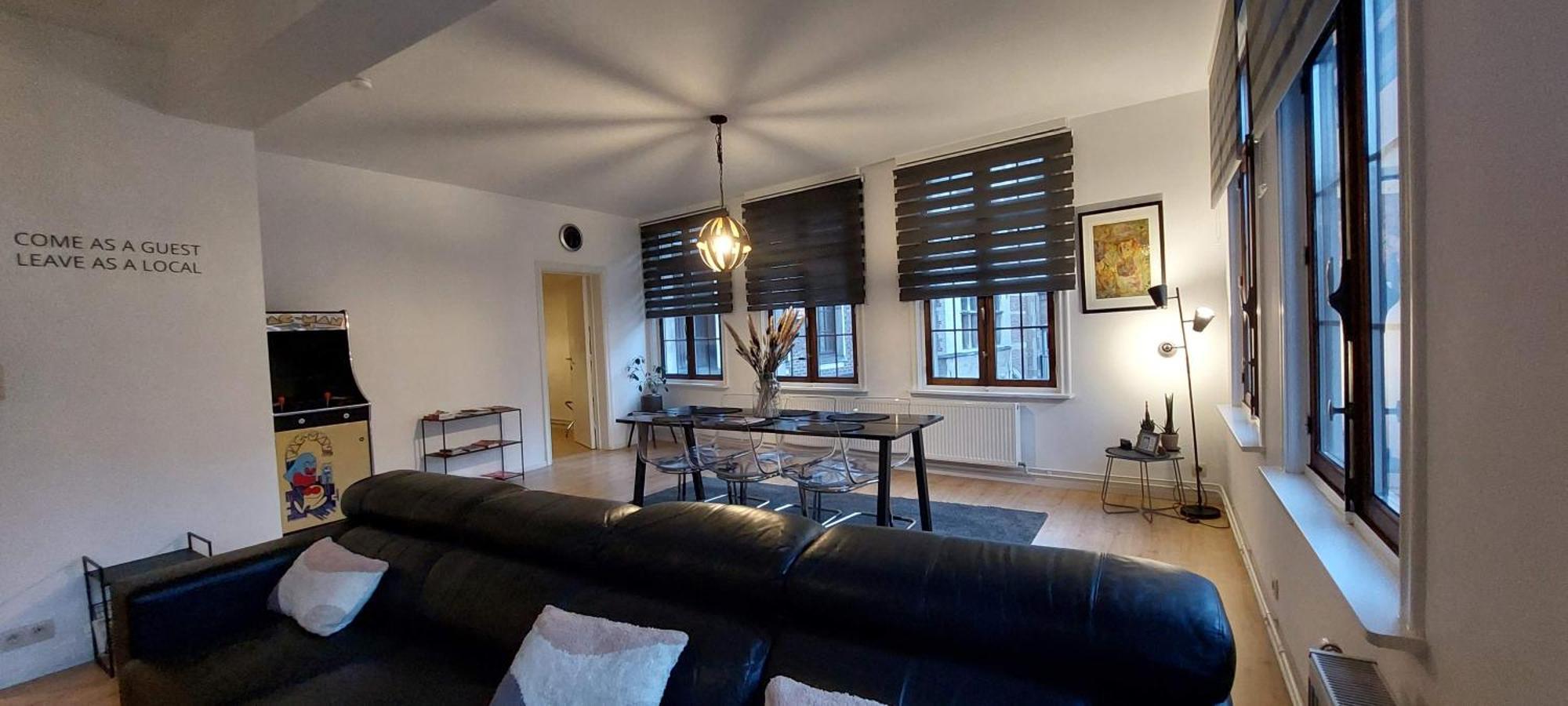 The View - Spacious 2 Bdr Appt In With View *